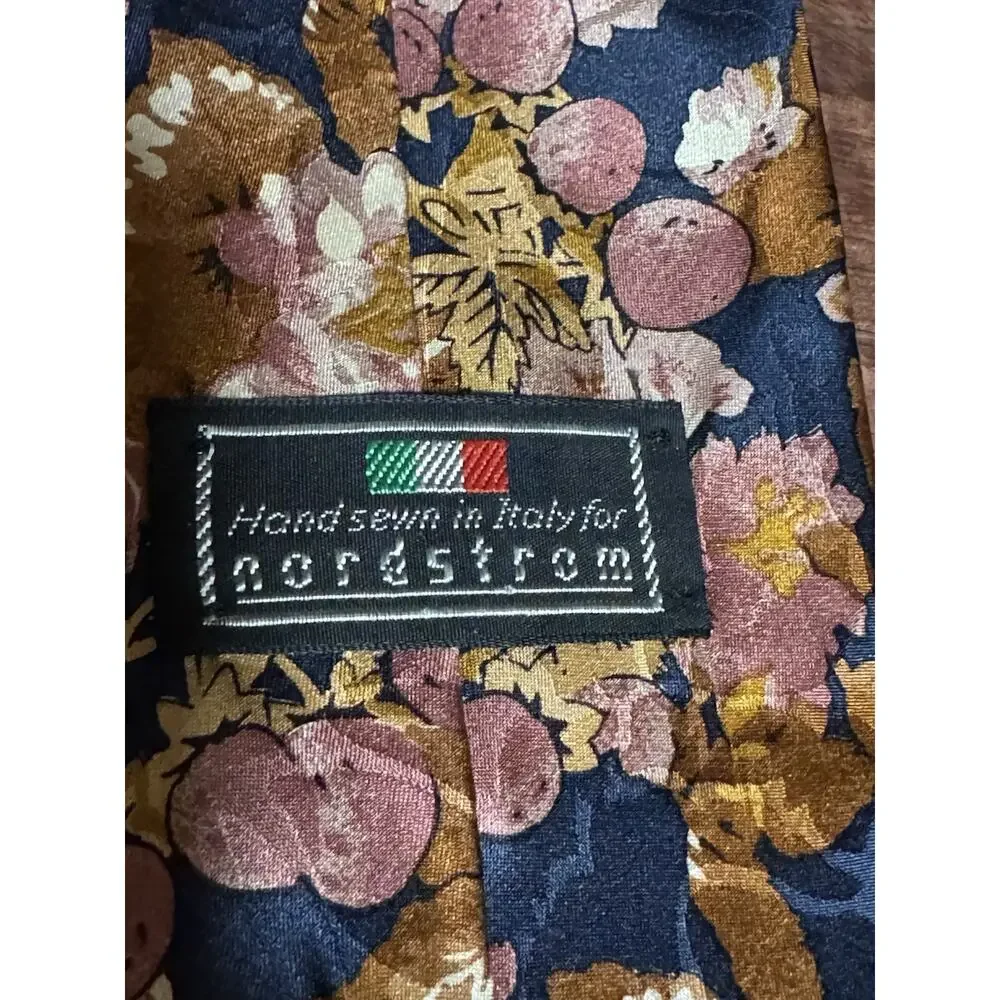 Nordstrom’s Men’s Floral 100% Silk Neck Tie Hand Sewn In Italy (57 x 4